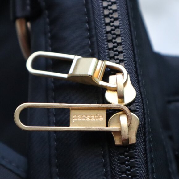 NWOT Pacsafe CX Anti-Theft Backpack in Black & Pink - Picture 7 of 11